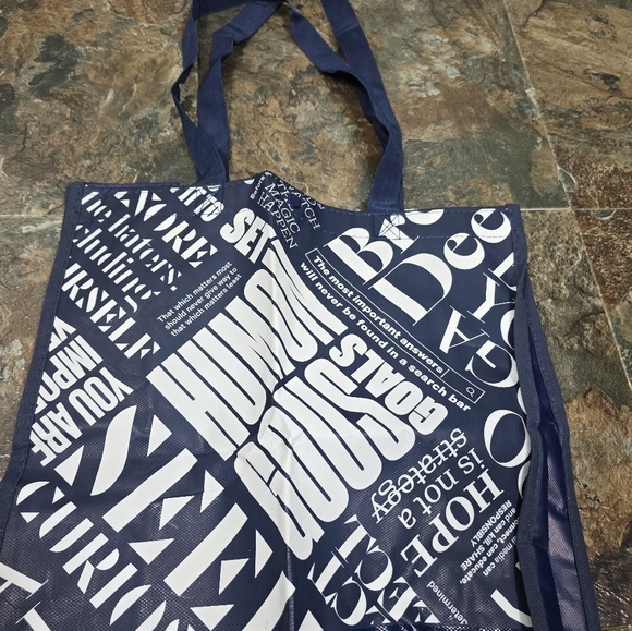 3/$15 lululemon reusable shopping bag, navy blue and white - Picture 3 of 8